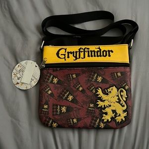 Loungefly Harry Potter Gryffindor Crossbody Purse NWT